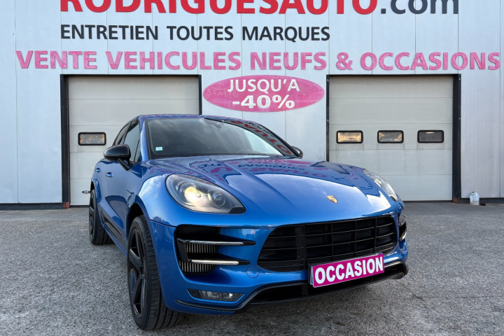PORSCHE MACAN